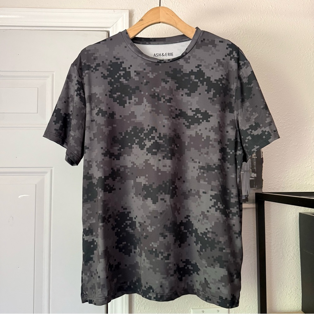 ASH & ERIE grey camo pixel digital camouflage short sleeve knit crew tee t-shirt